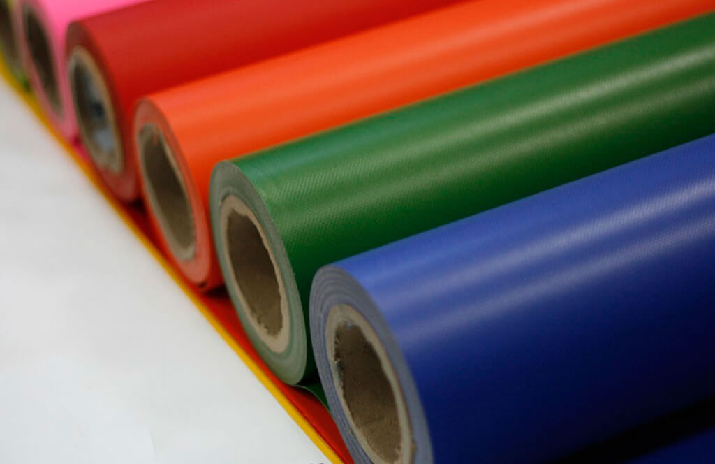 plásticos coloridos