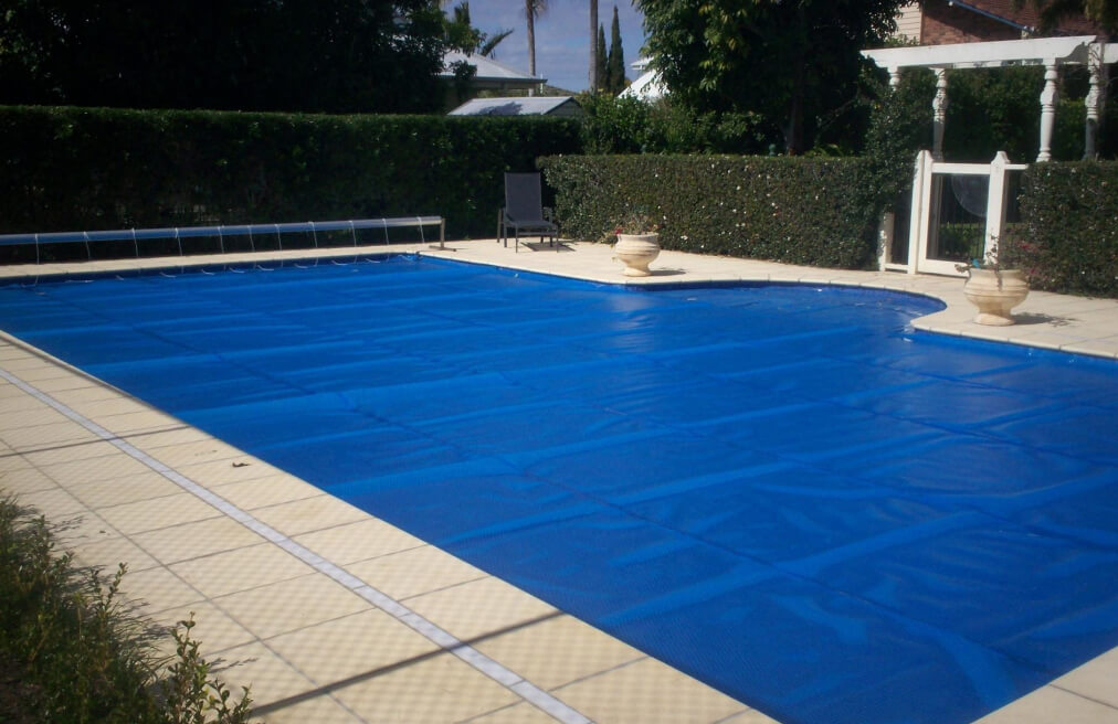 Como limpar uma piscina