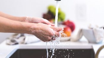 Como tirar mofo de lona