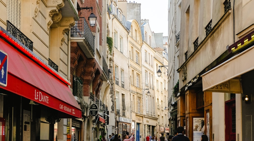 Fachada de loja em lona
